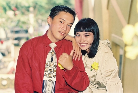 
	
	Hình ảnh Lam Trường và Phương Thanh tại giải Mai Vàng năm 1998. - Tin sao Viet - Tin tuc sao Viet - Scandal sao Viet - Tin tuc cua Sao - Tin cua Sao